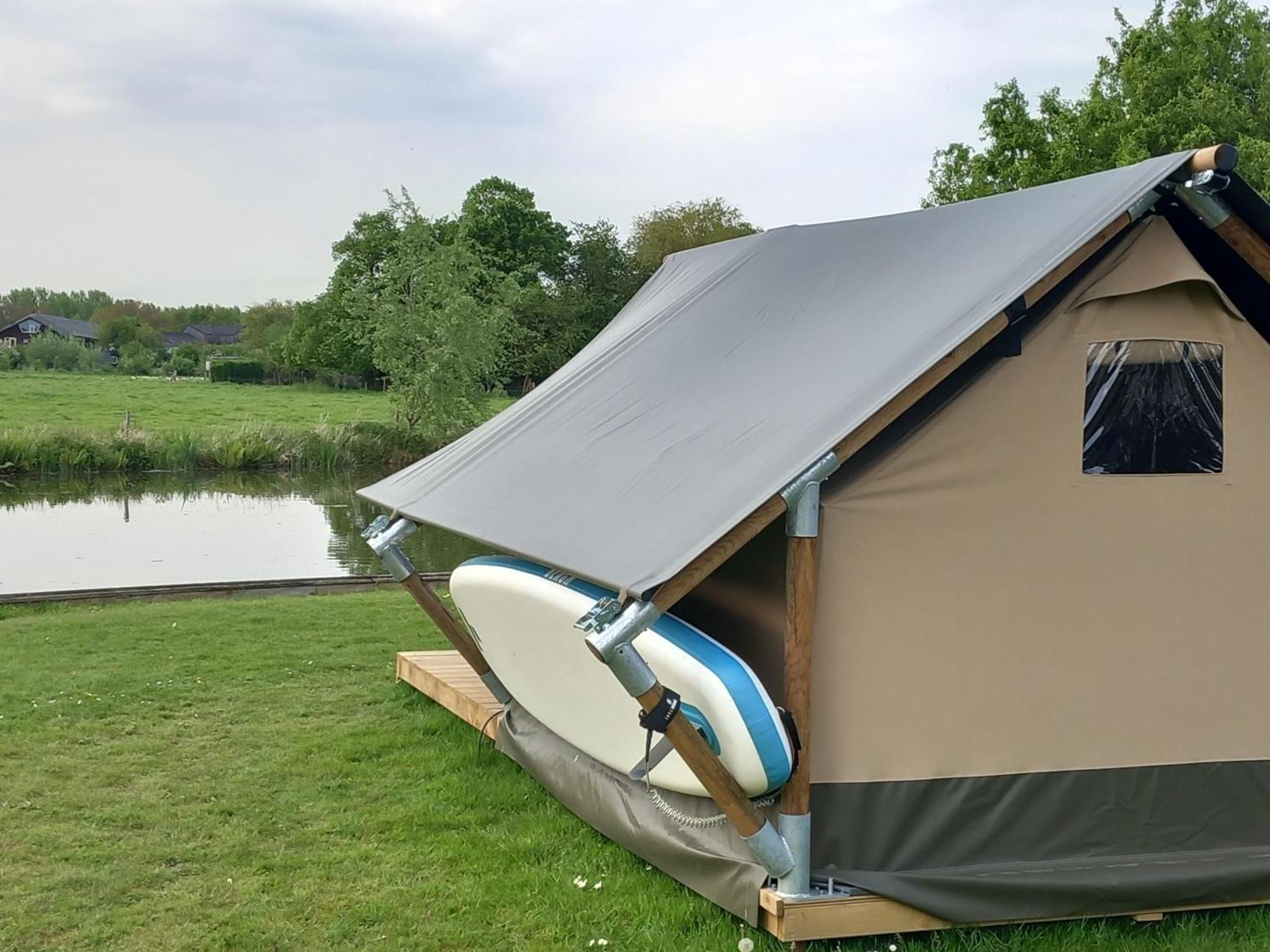 Safari Lodge 'Linge-Zicht' Tiel Bagian luar foto