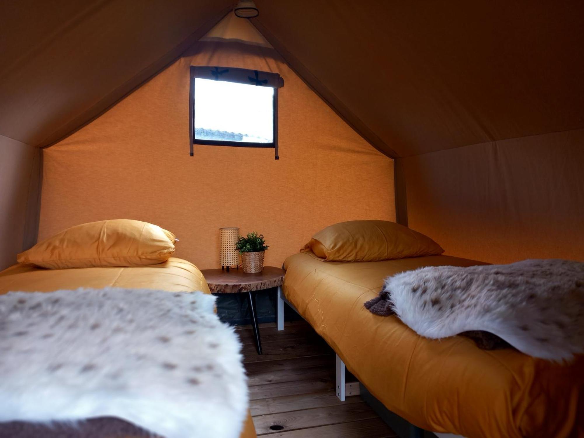 Safari Lodge 'Linge-Zicht' Tiel Bagian luar foto